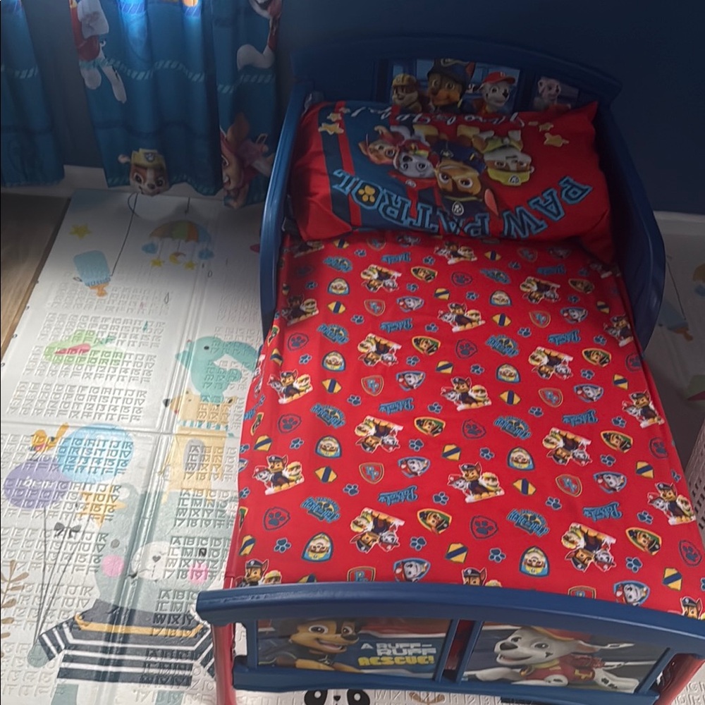 Paw Patrol Red Bedding Sheets with Playful Cartoon Design
